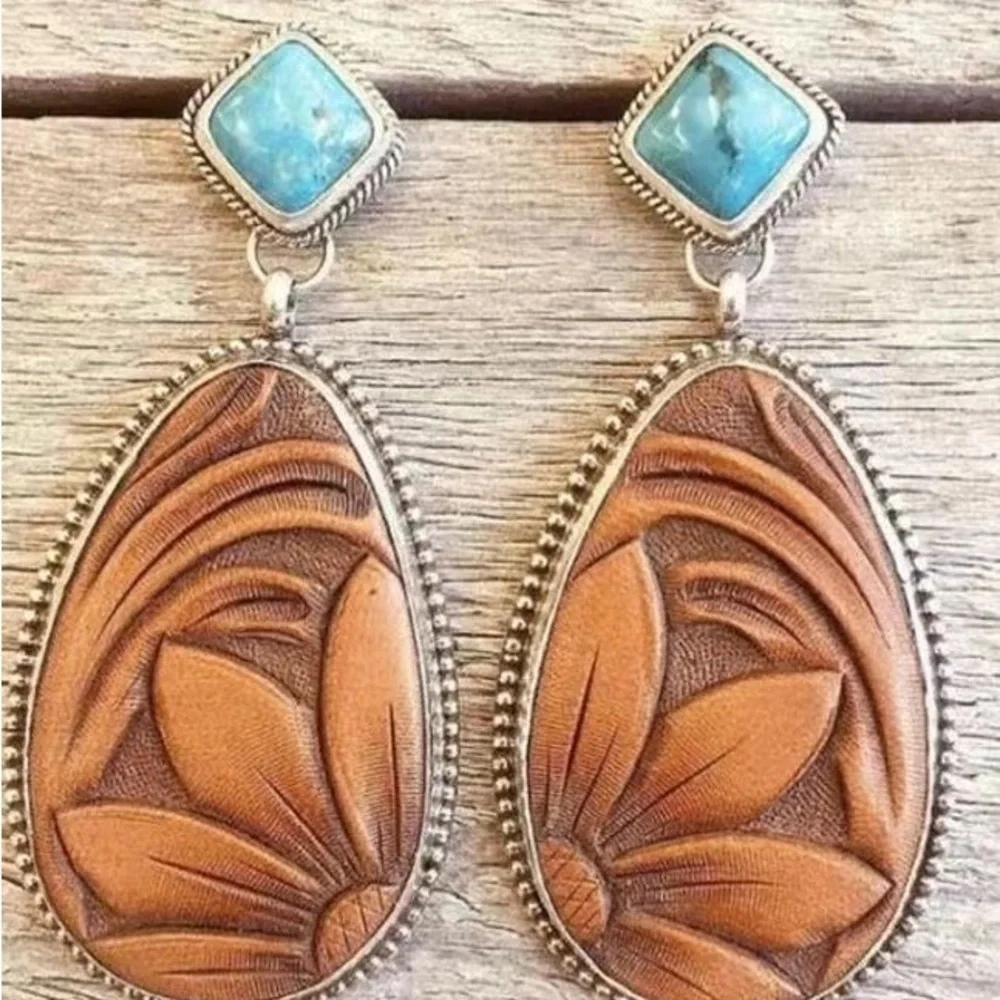 Boho Chic Festival Faux Turquoise and Resin dangle earrings - Picture 1 of 6